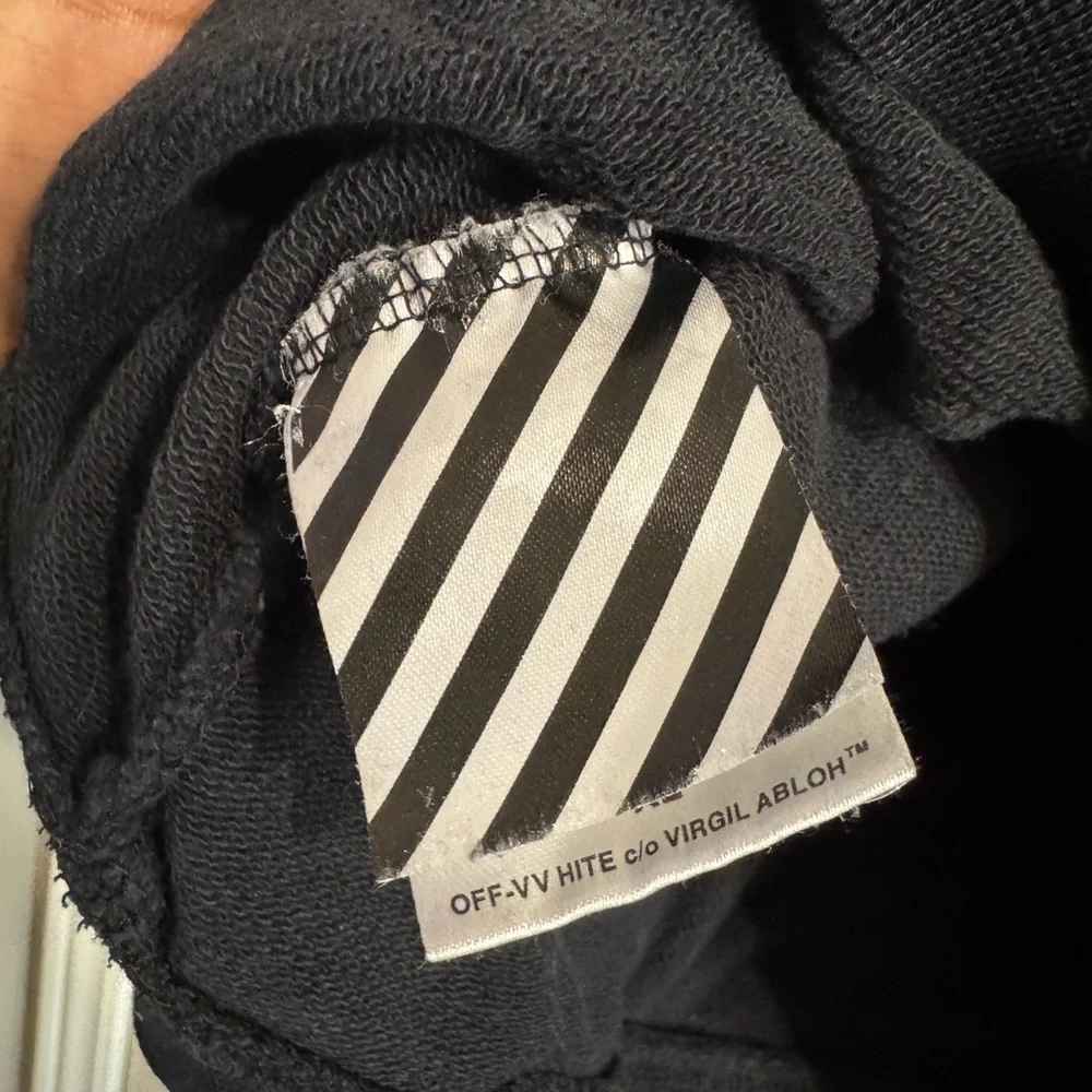 Off-White Black Garment with Striped Tag - Picture 3 of 5